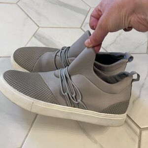 Steve Madden Lambert size 8 Gray Sneakers